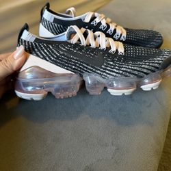 Nike Woman Shoes Size 6 