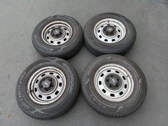 (4) Jeep Wheels with 215/75R15 Tires