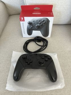 Nintendo Switch Pro Wireless Controller - Execellent Condition- Includes Box And Charging Cable 