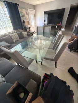 Dinner table with 6 chairs