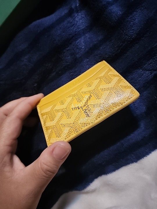 Goyard Saint Sulpice cartera wallet amarillo guarda tarjetas multi pockets pequeño minimalist