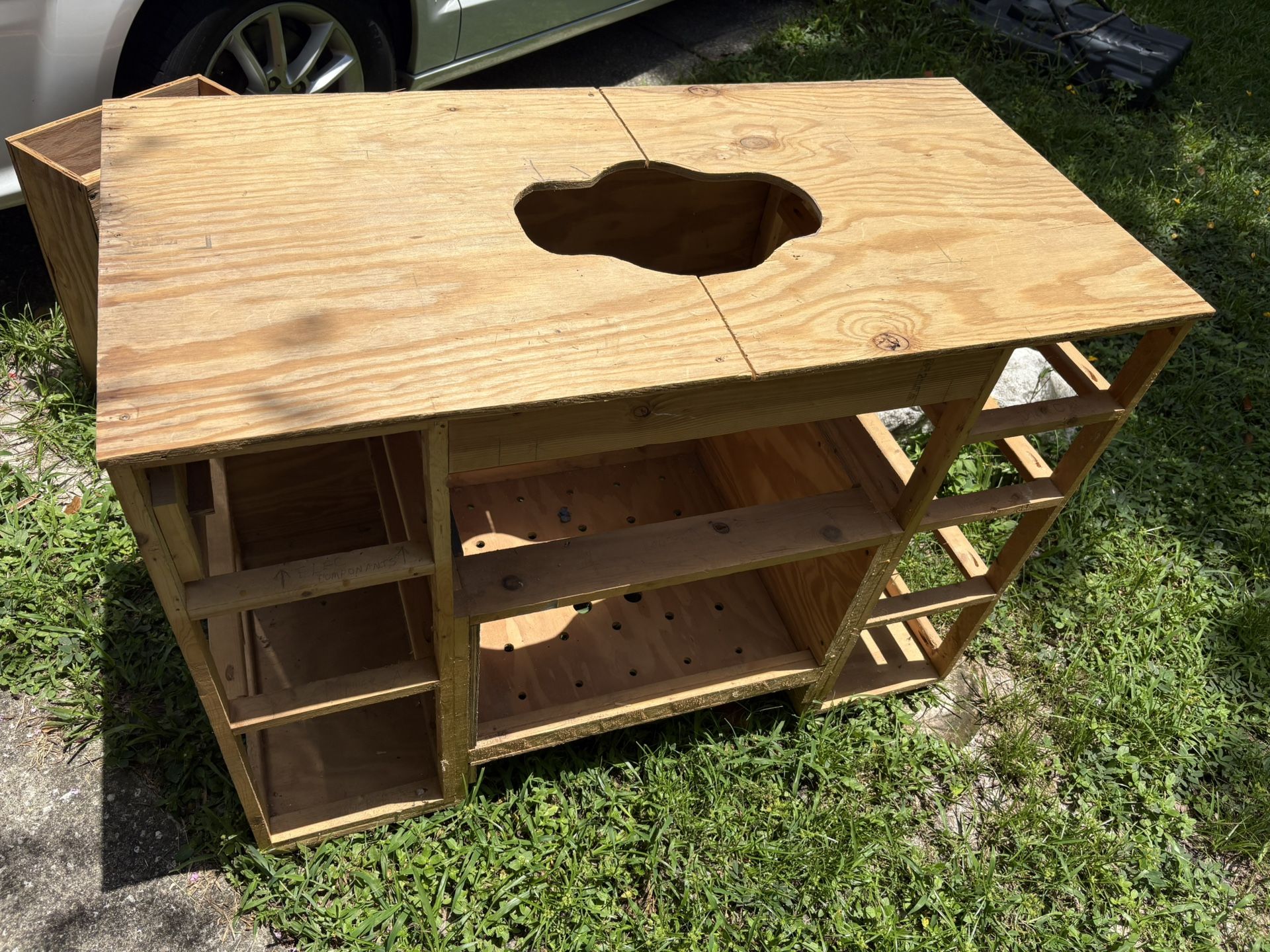 50% of a really nice Router Table