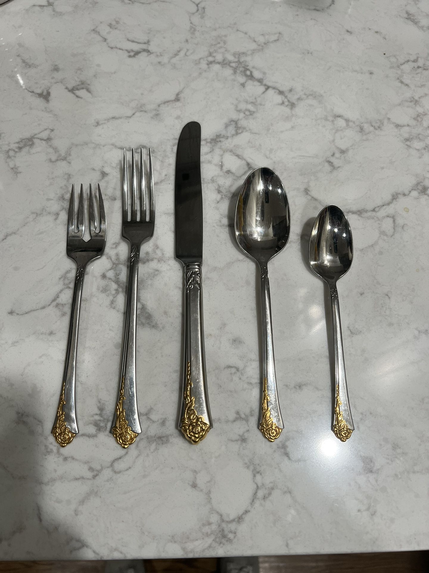 Oneida Golden Damask Rose stainless steel flatware 8 place setting