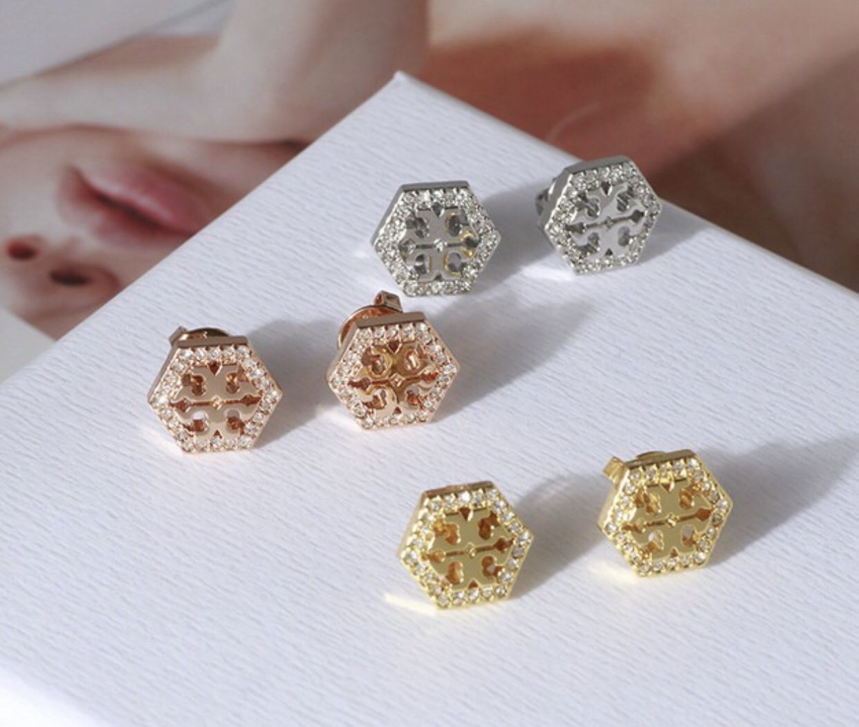 Tory Burch Earrings Silver/gold