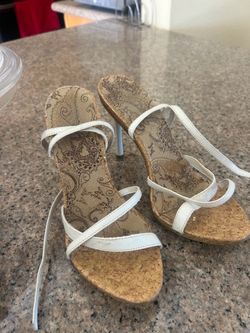 White heel