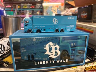 1:64 Liberty Walk LB-Trucks Mitsubishi Fuso Super Great Transporter #576 LBWK Taketomi