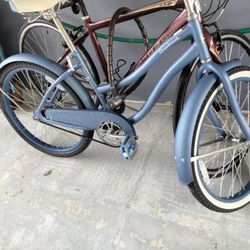 Woman's Cruiser Bike In Excellent Condition