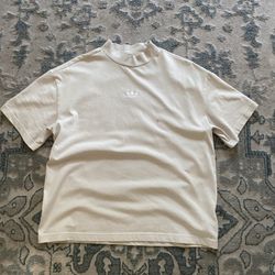 Adidas YZY Size M 