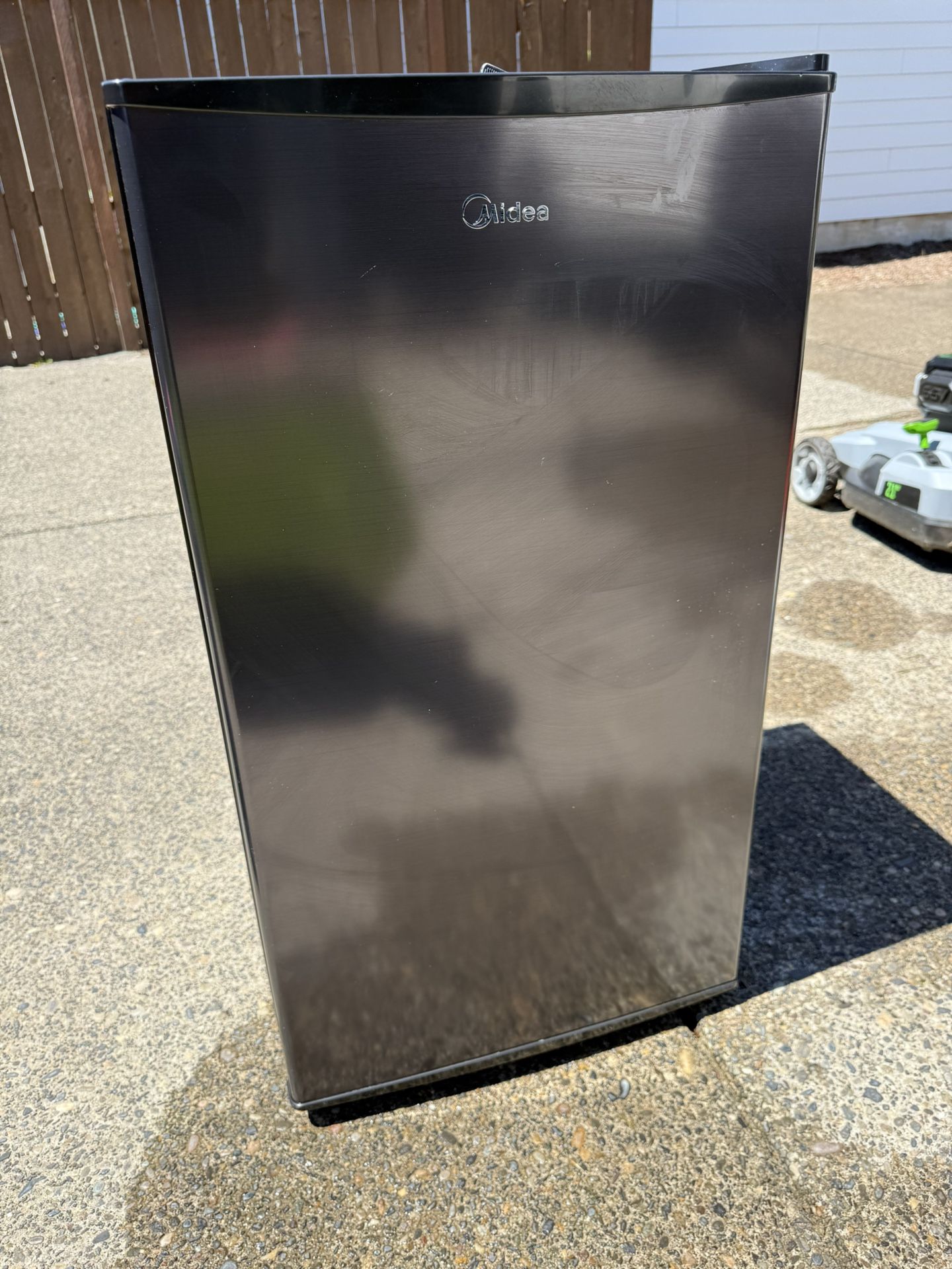 Midea Mini Fridge 3.3cu Ft