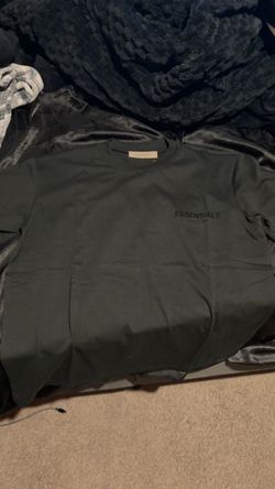 Size small essential tee