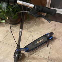 Used Razor Patinete Eléctrico Black Label de E100 good condition 