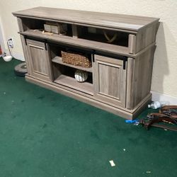 Great Style Console Beautiful Neutral Color Good Condition Everything Works Well 