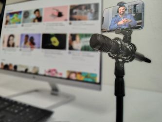 Microphone & Stand With Phone Mount 