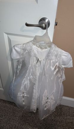 Beautiful all white baptismal dress comes with headband our baptismal hat size 4