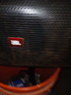 JBL PARTY IN A BOX