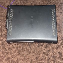 XBOX 360 WITH GAMES READ DESCRIPTION