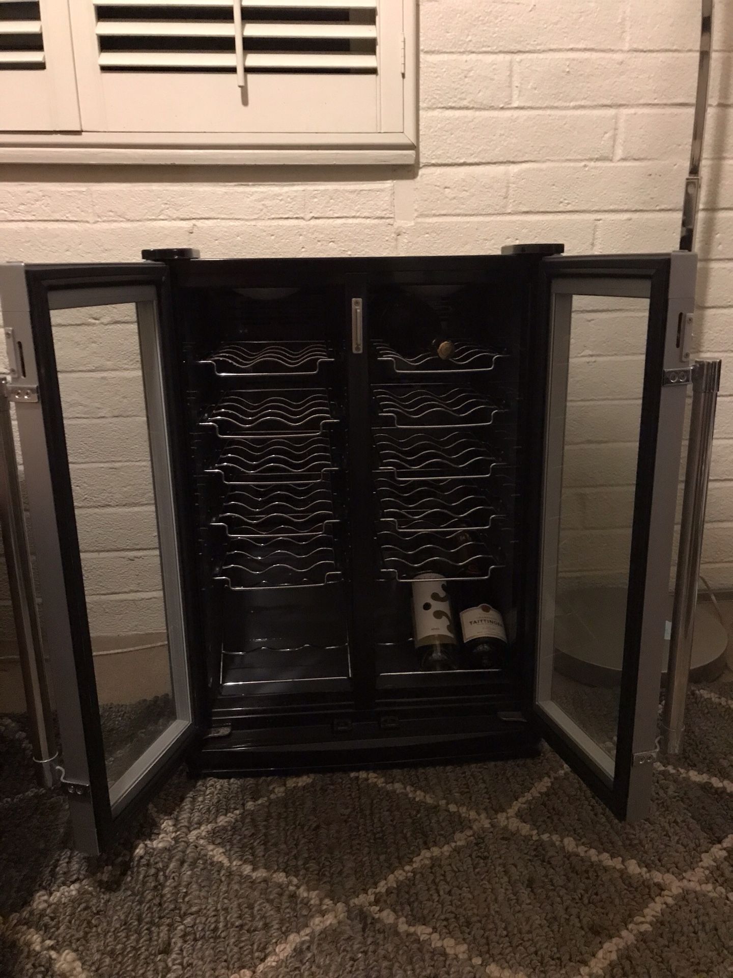 24 Bottle Wine Cooler Dual Temperature Zones Refrigerated for Sale in