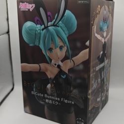 FuRyu BiCute Bunnies Hatsune Miku figure. 