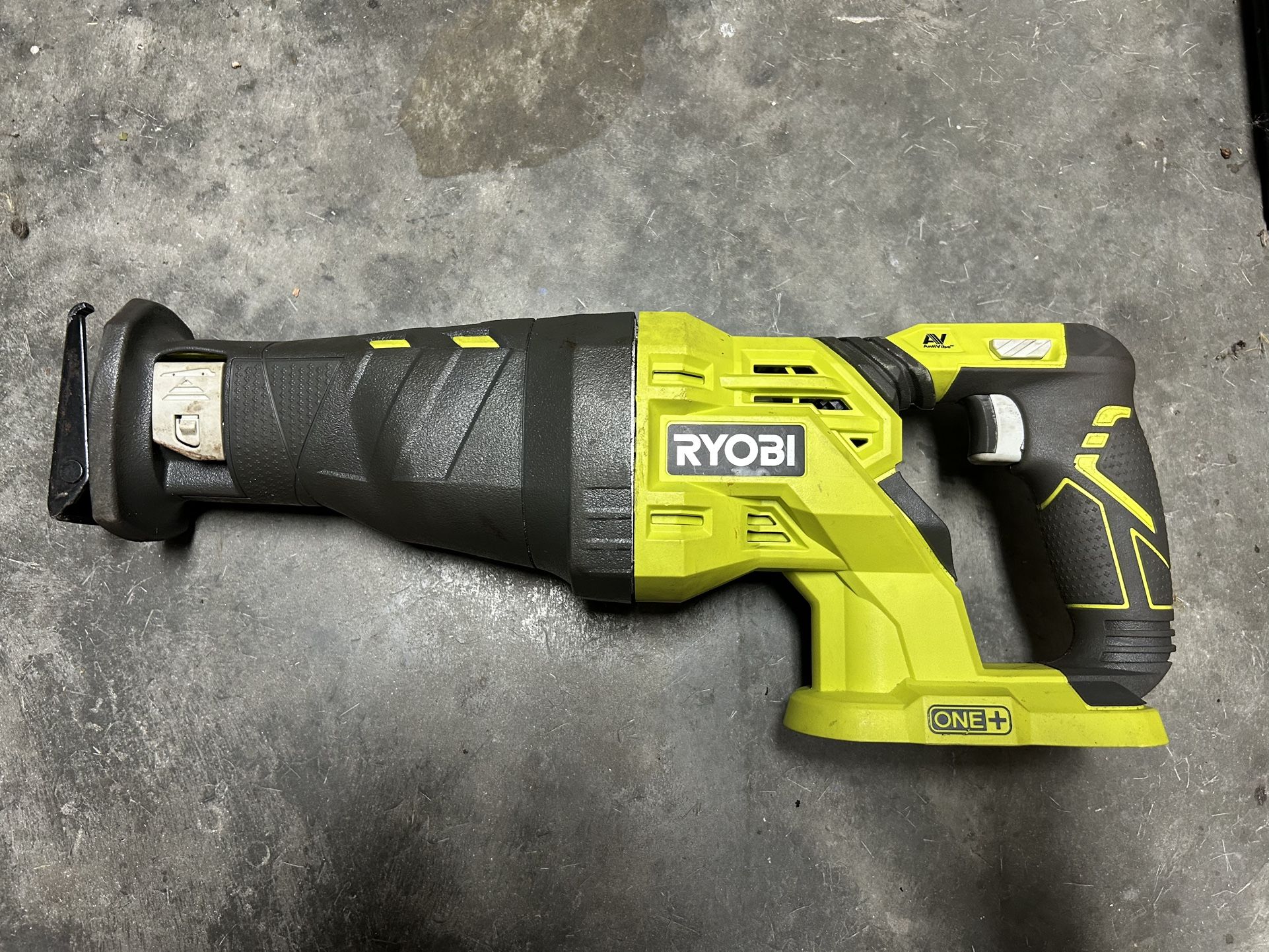 Ryobi Sawzall P516