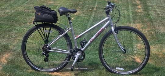 SPECIALIZED GLOBE HYBRID FITNESS BIKE - LARGE FRAME - STEP THROUGH - TUNED - COMES W/RACK/BAG
