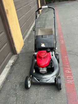 Lanwmower Honda HRR 216 Con trasmision doble Navaja