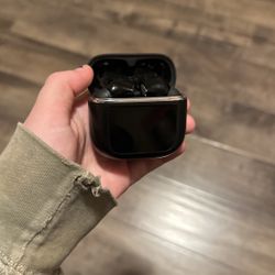 Earbuds with screen