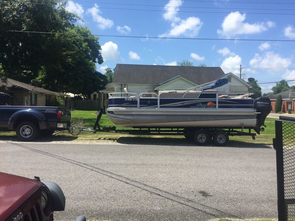 2014 22 ft suntracker fishing barge