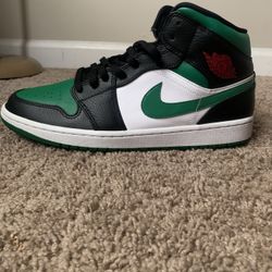 Green Toe Jordan 1 Mid