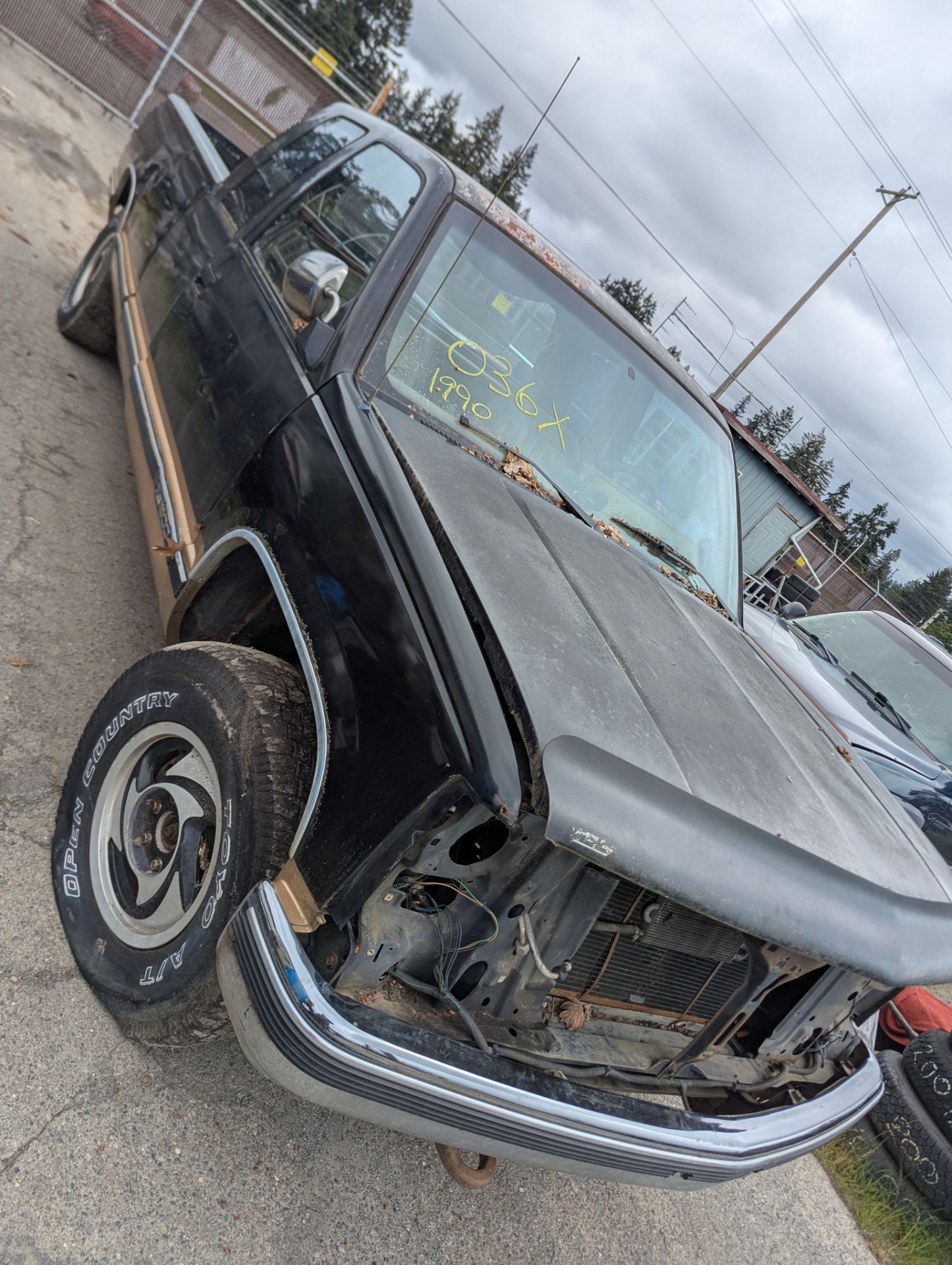 Parting out 1990 GMC Sierra parts