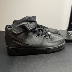 Nike Air Force 1 Mid '07 Triple Black, Size 10.5