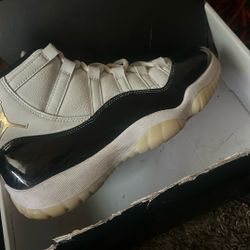 Jordan 11s Black /white