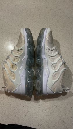 White Vapor maxes size 9
