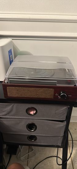 Vinyl record player