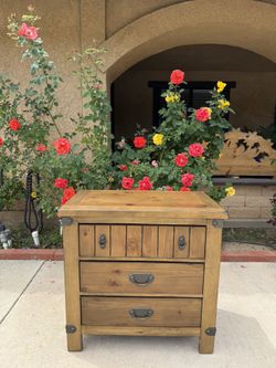 Beautiful Rustic Cottage  Solid Wood 3-Drawer Nightstand (Read Description)