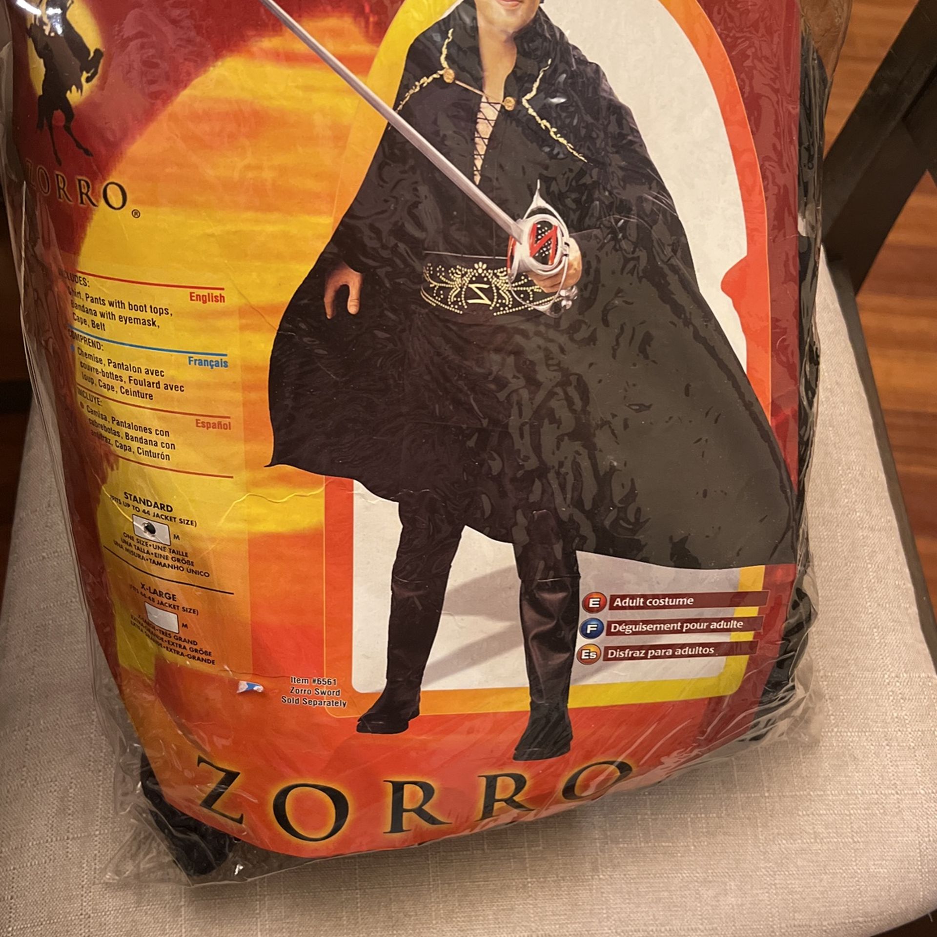 Zorro Halloween Costume/Adult Men Halloween Costume Size Medium. See Description.
