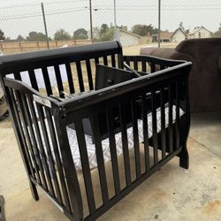 Baby Crib Wit Mattress