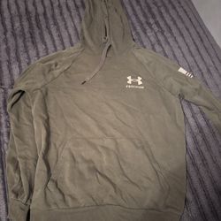 UNDER ARMOUR GREEN HOODIE