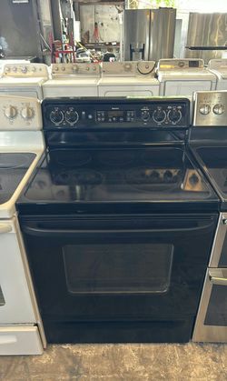 GE Electric Stove Black - GlassTop Large Capacity Oven