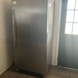 Frigidaire Fridge 