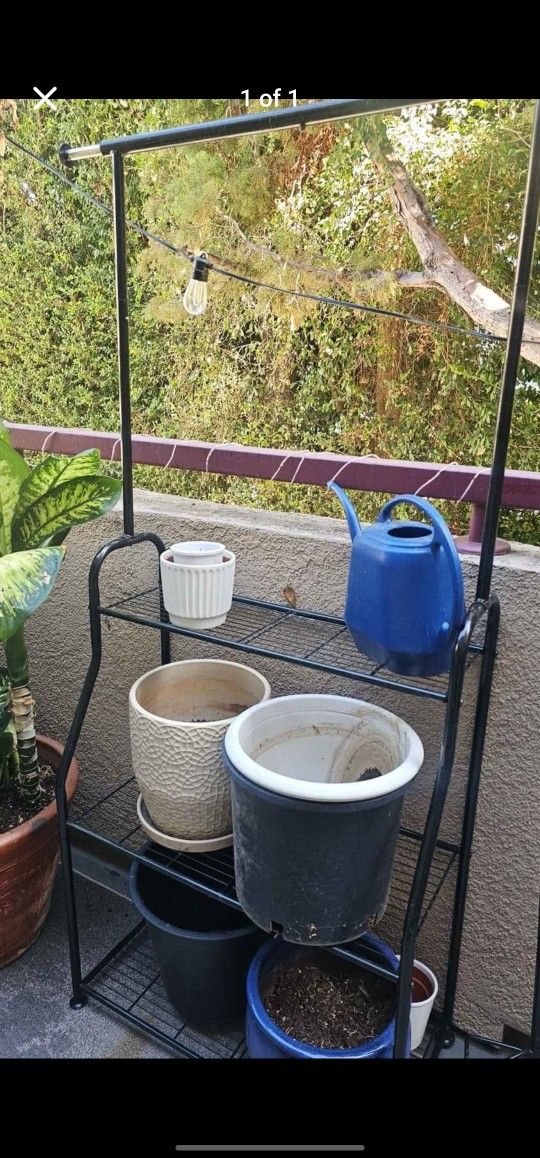 Outdoor Plant Stand With 2 Ceramic Pots