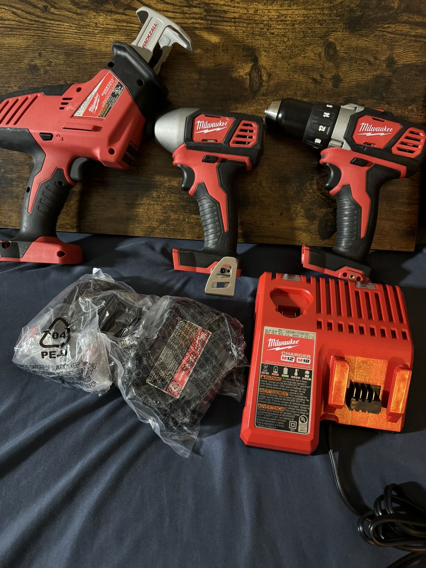 Milwaukee M18 Tool Set Of 3 With 2 Batteries (2.0ah) And Charger (New