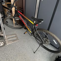 schwinn mountain bike 