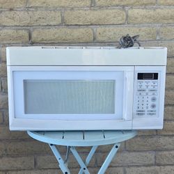 MAGIC CHEF OVER THE RANGE MICROWAVE 1.6 cu ft OTR QUICK FOOD OVEN DEFROST HOME KITCHEN APPLIANCE