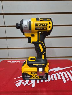 NEW DeWalt 20V XR Brushless 3-Speed Impact Driver With 5AH Battery