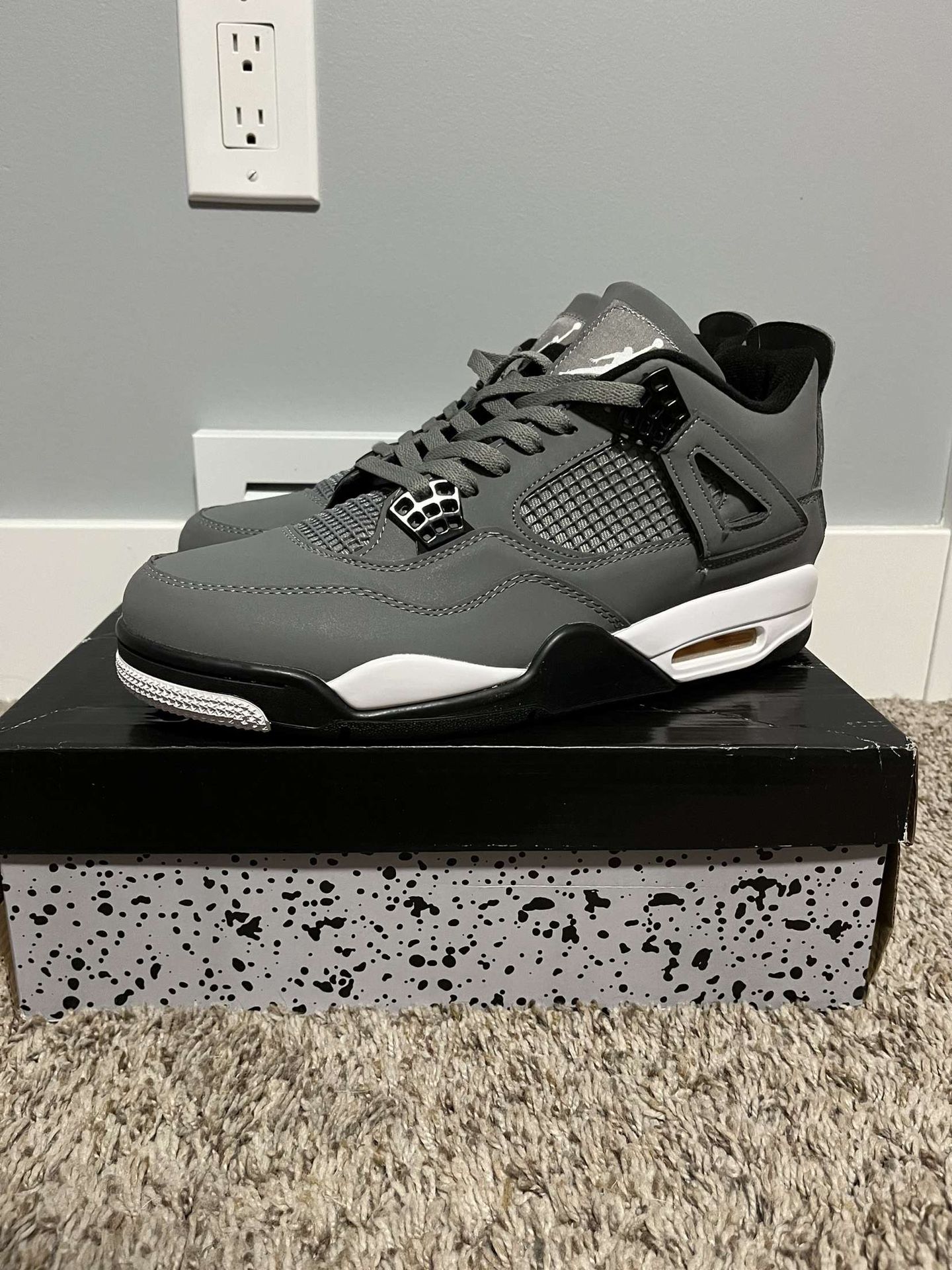 Jordan 4 Cool Grey