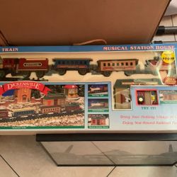 1995 New Bright Dickensville Collectables Christmas Train with Musical Station H