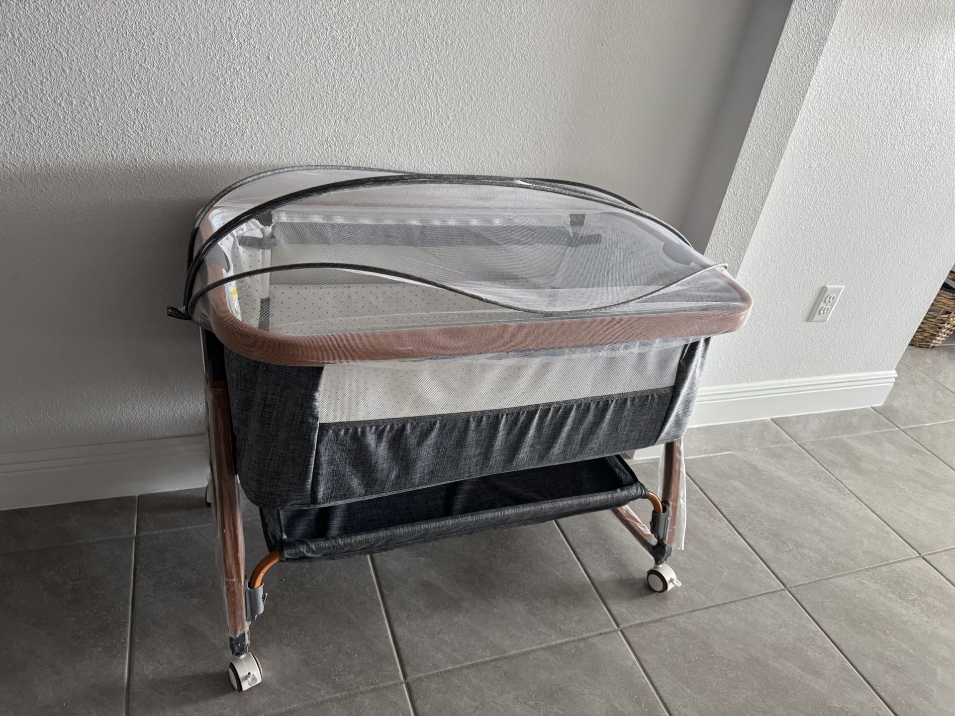 Baby Bassinet/Crib