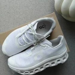 Oncloud Running Shoes