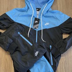 NIKE WINDBREAKER 