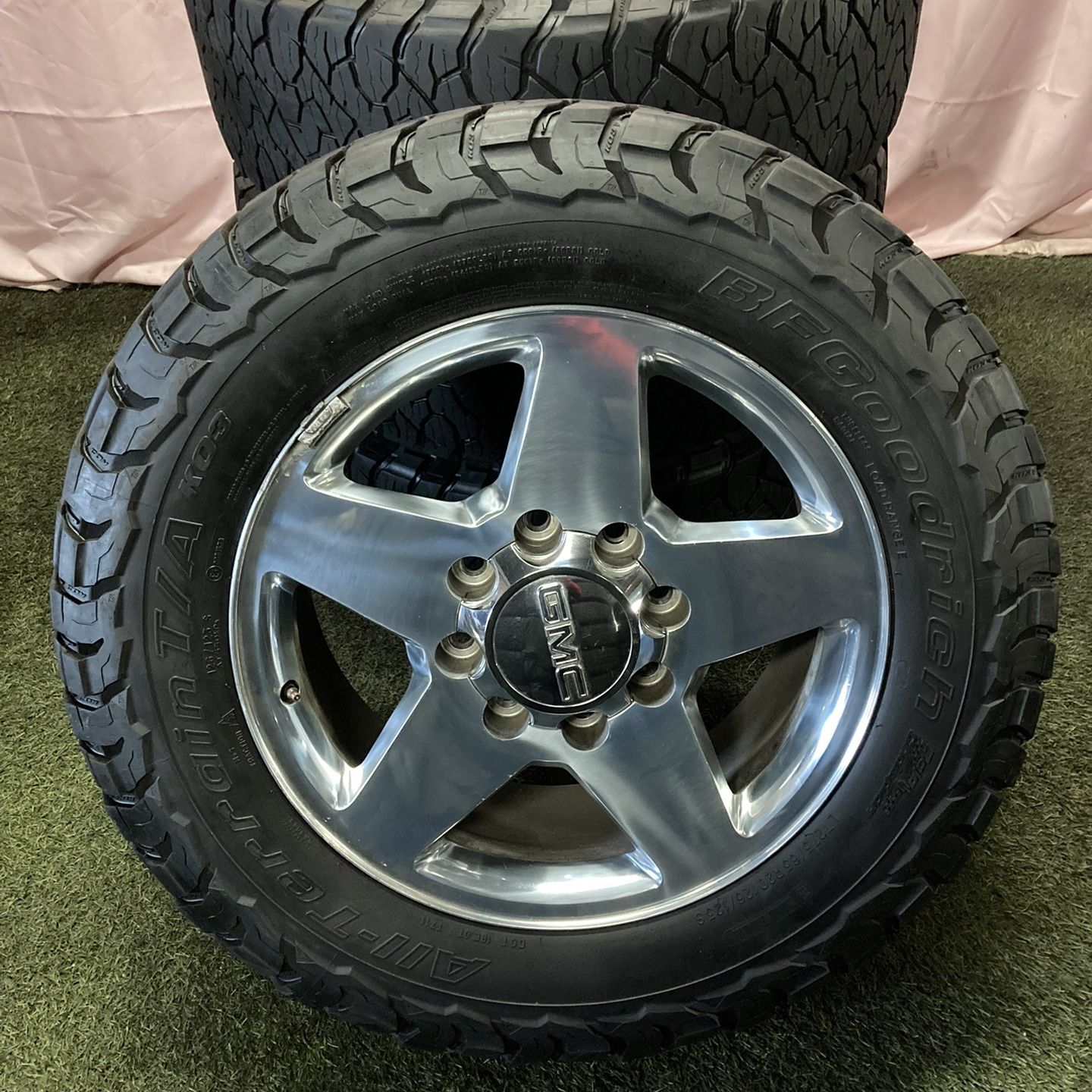 GMC Sierra 2500 8 Lug 20 Inch OEM Wheels 